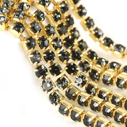 012 Black Diamond в золотом цапе, стразовая цепочка 2,4 мм 1 м