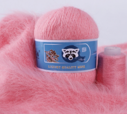 Пух норки и катушка с ниткой (Mink) 813 бегония, пряжа 50г
