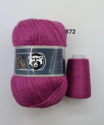Пух норки и катушка с ниткой (Mink) 872 виноград, пряжа 50г