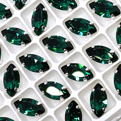 Страз в цапе 3017-123 Emerald в серебряном цапе 10х5 мм
